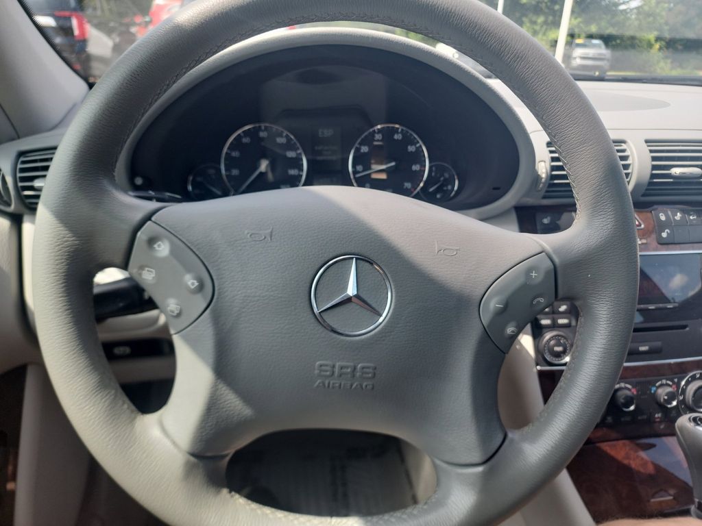 2005 Mercedes-Benz C-Class C 320 19