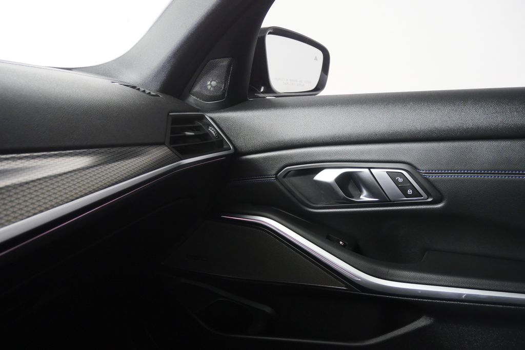 Thumbnail: 2023 BMW 3 Series - 30