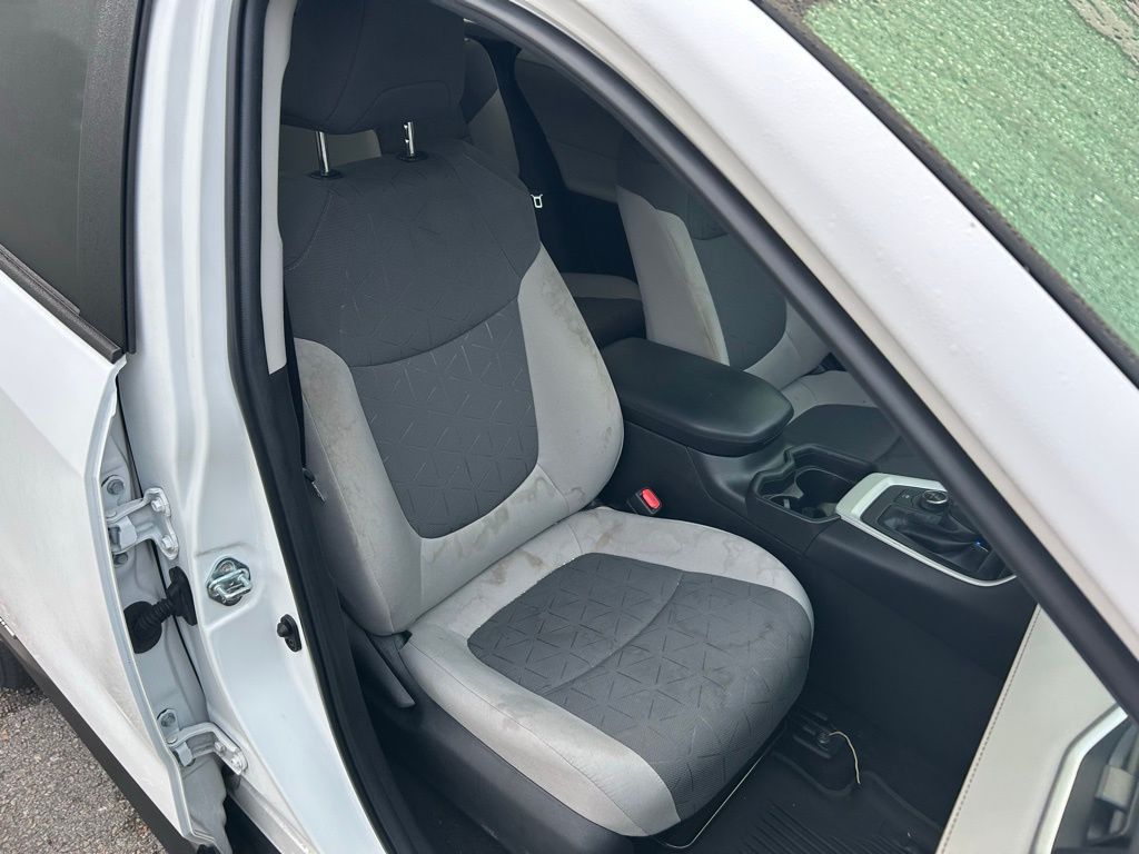 Thumbnail: 2021 Toyota RAV4 - 14