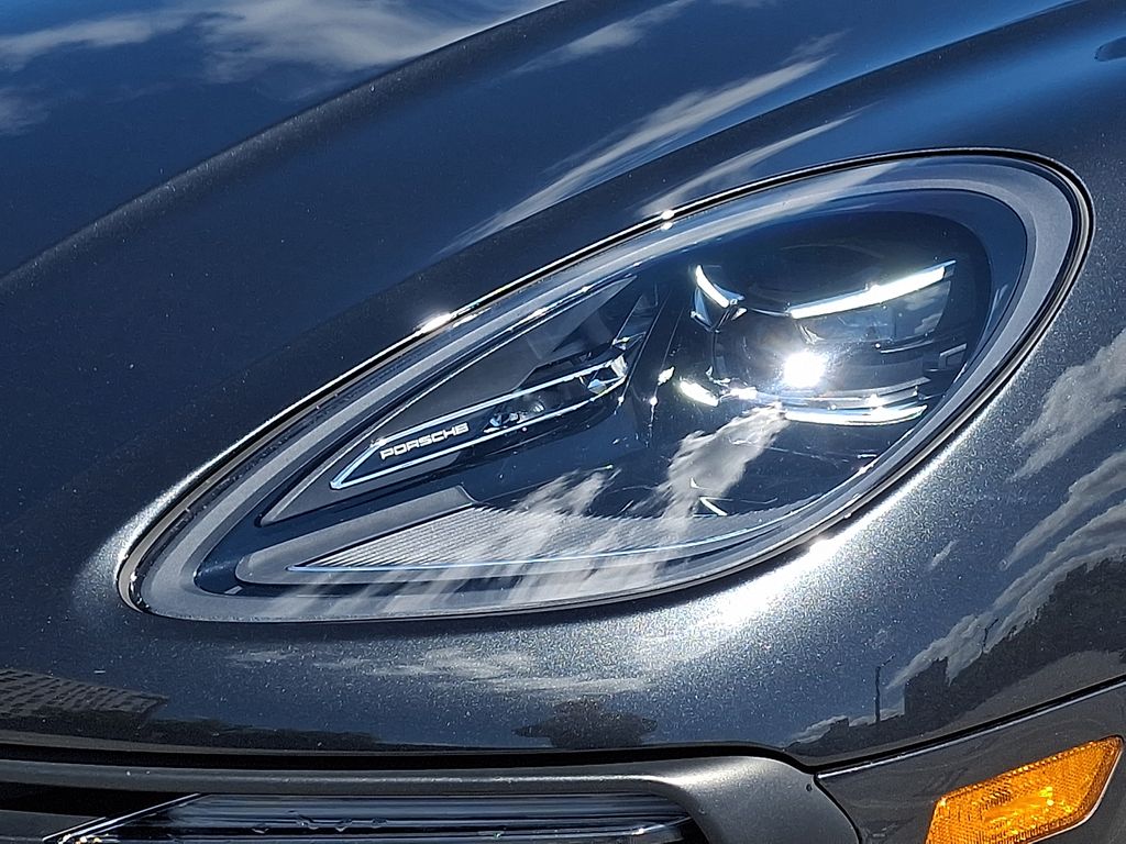 Thumbnail: 2023 Porsche Macan - 13