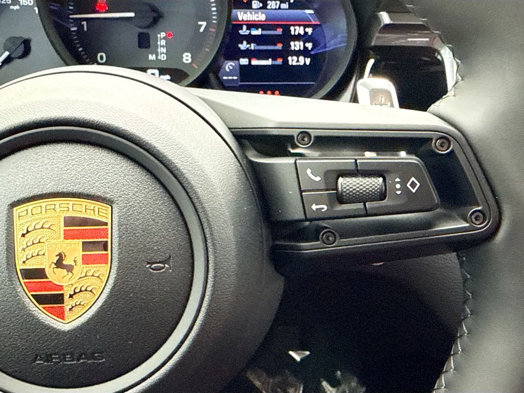 Thumbnail: 2026 Porsche Macan - 14