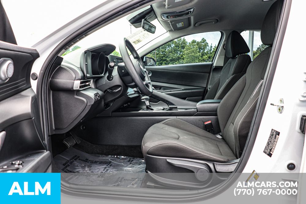 2023 Hyundai Elantra Hybrid Blue photo 16