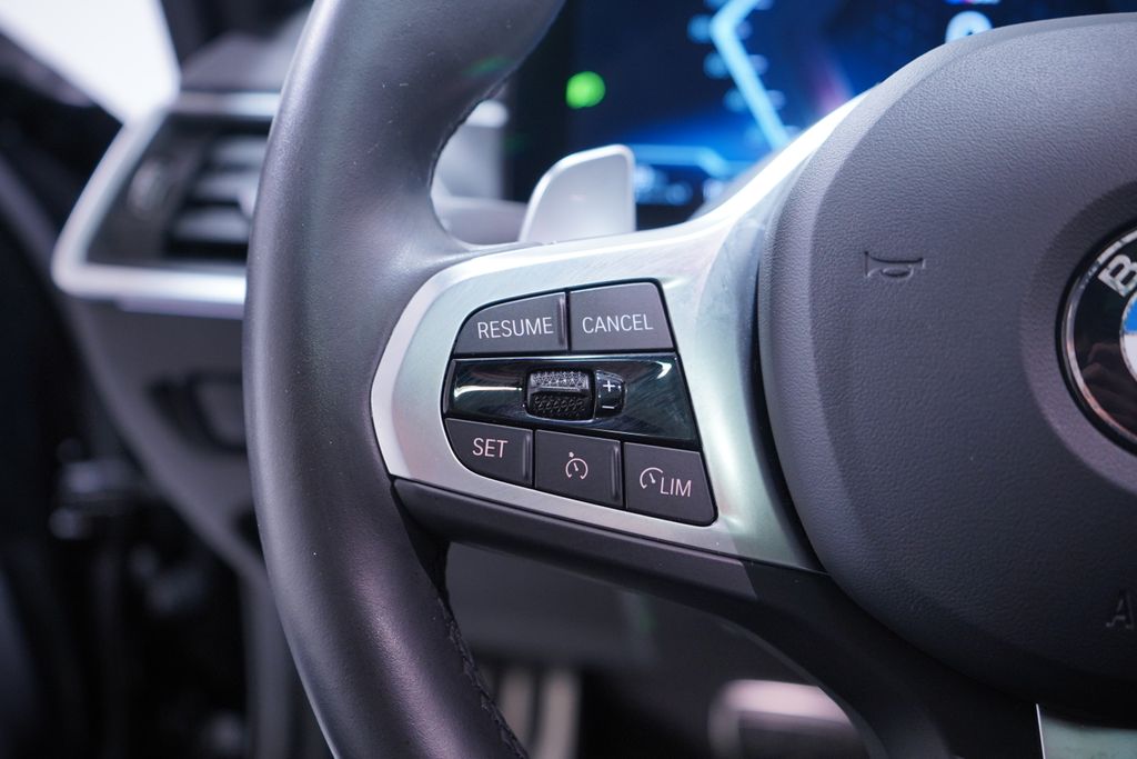 Thumbnail: 2024 BMW 3 Series - 20