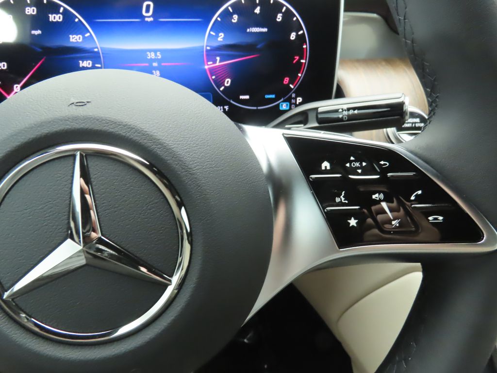 2025 Mercedes-Benz GLC 300 12