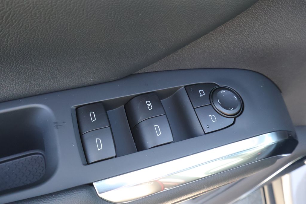 Thumbnail: 2026 Chevrolet Traverse - 18