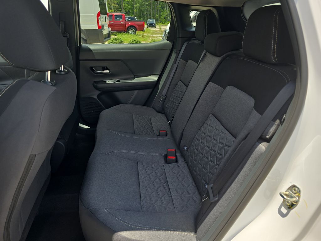 2025 Aspen White Tricoat/Super Black Nissan Kicks SV FWD SUV