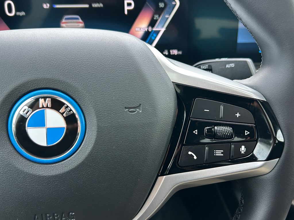 Thumbnail: 2025 BMW i4 - 20