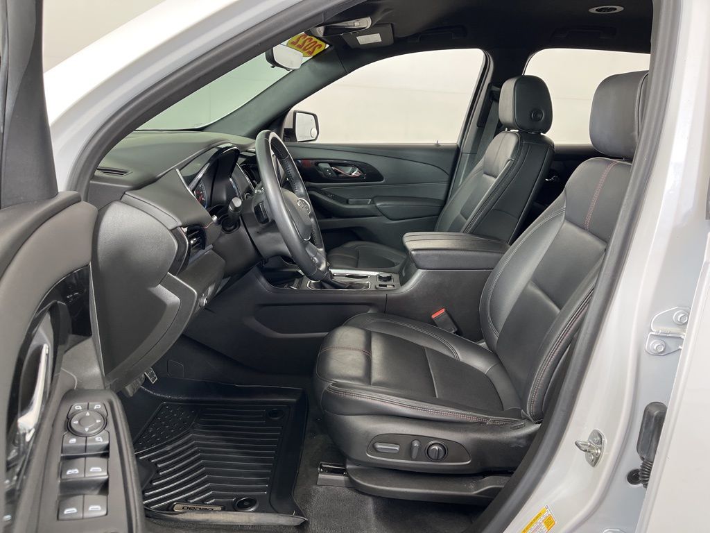 Thumbnail: 2022 Chevrolet Traverse - 24