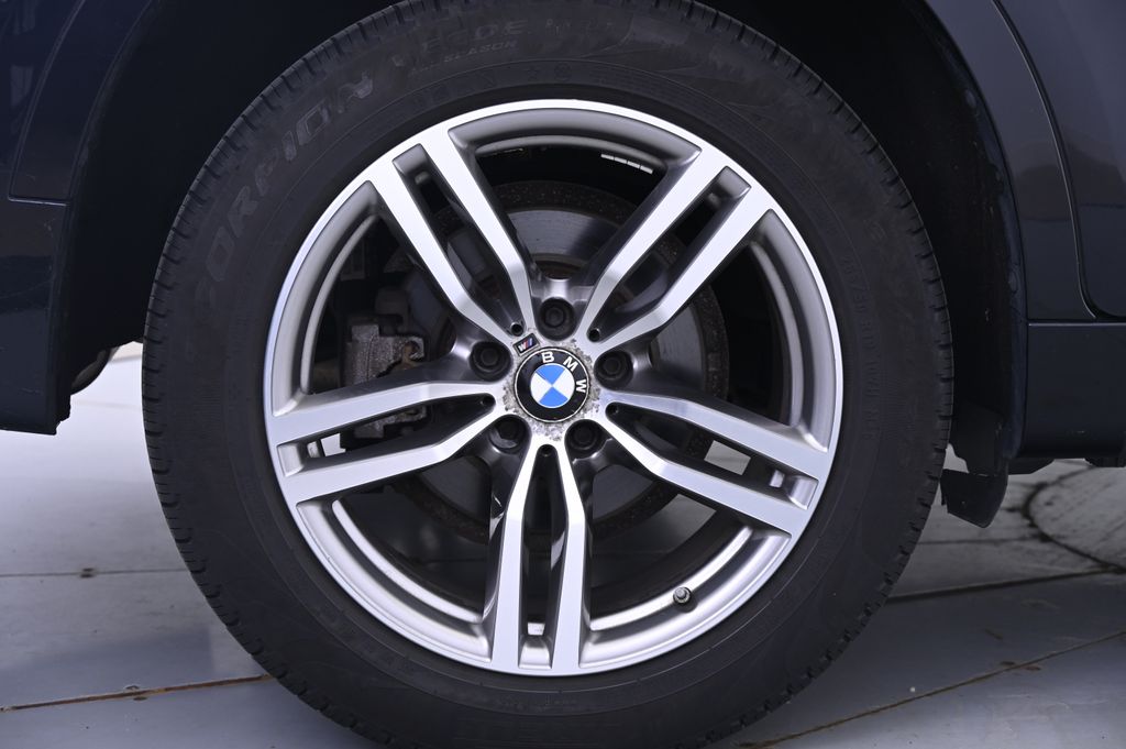 Thumbnail: 2016 BMW X6 - 13