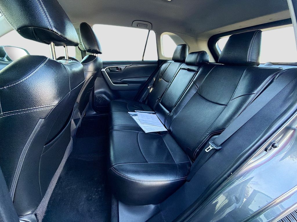 Thumbnail: 2019 Toyota RAV4 - 22