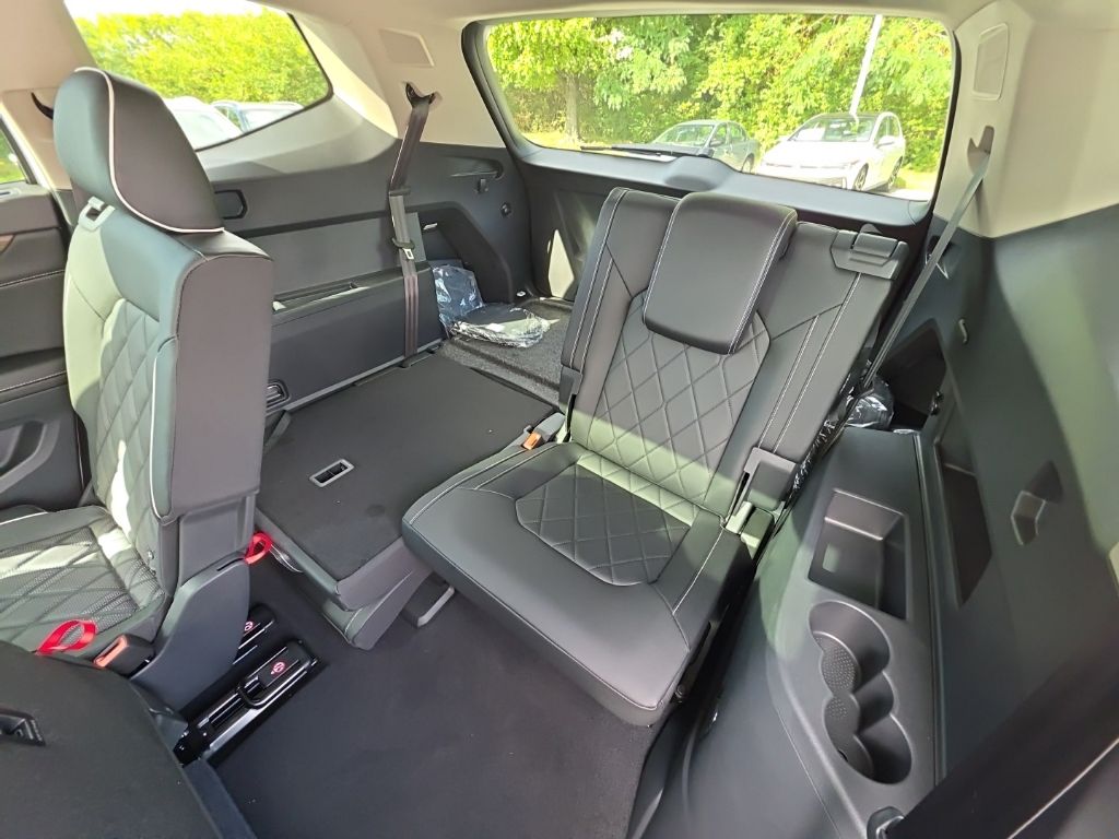 2026 Volkswagen Atlas 2.0T SEL Premium R-Line White/off-white at Auto Express Mitsubishi