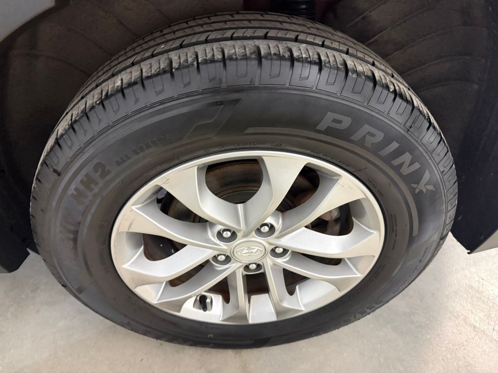 used 2019 Hyundai Santa Fe car, priced at $14,557