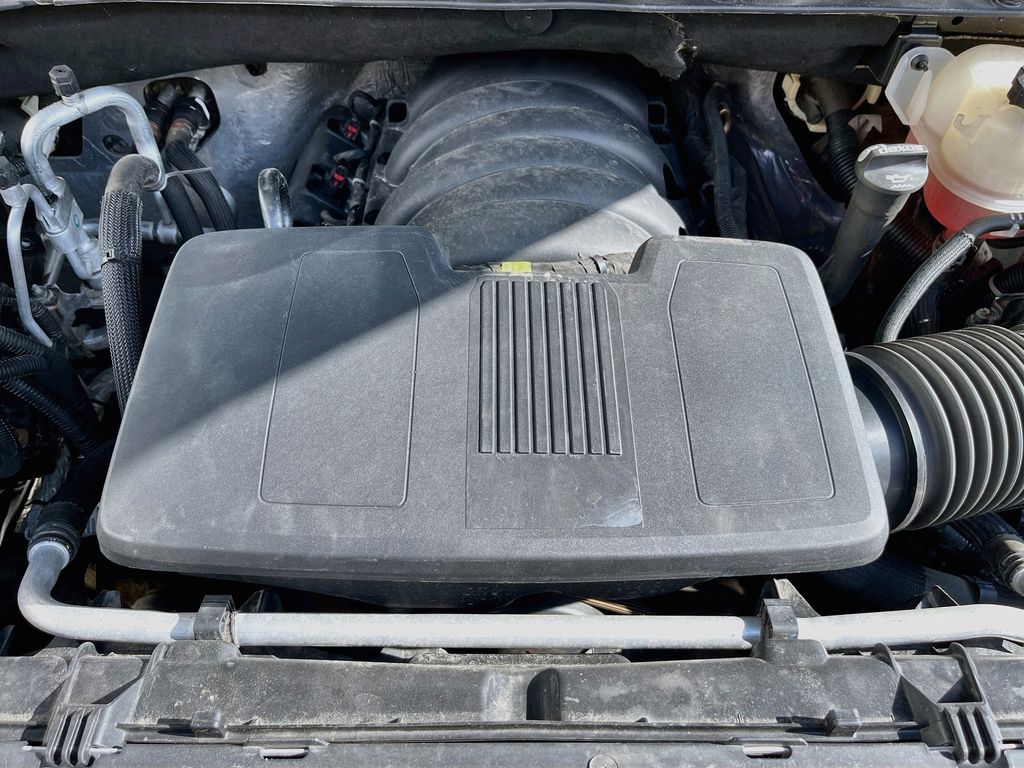 Used 2021 Black GMC AT4 image 33