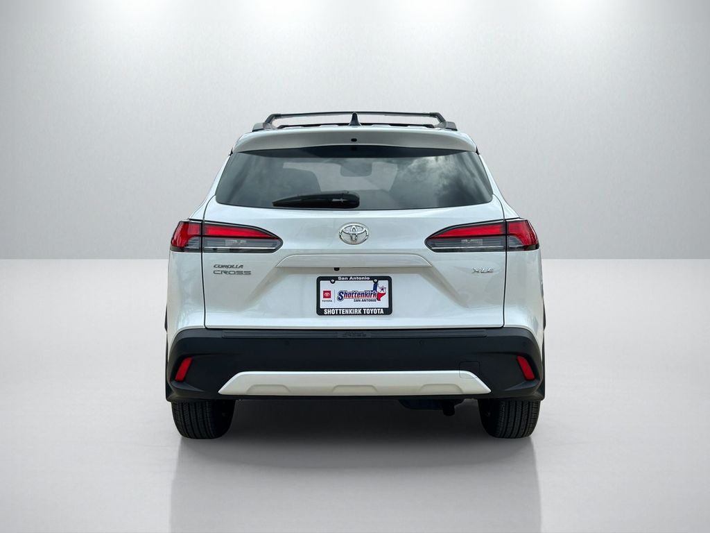 View vehicle photo 6