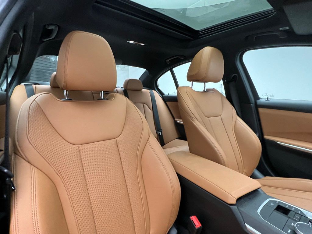 Thumbnail: 2025 BMW 3 Series - 7