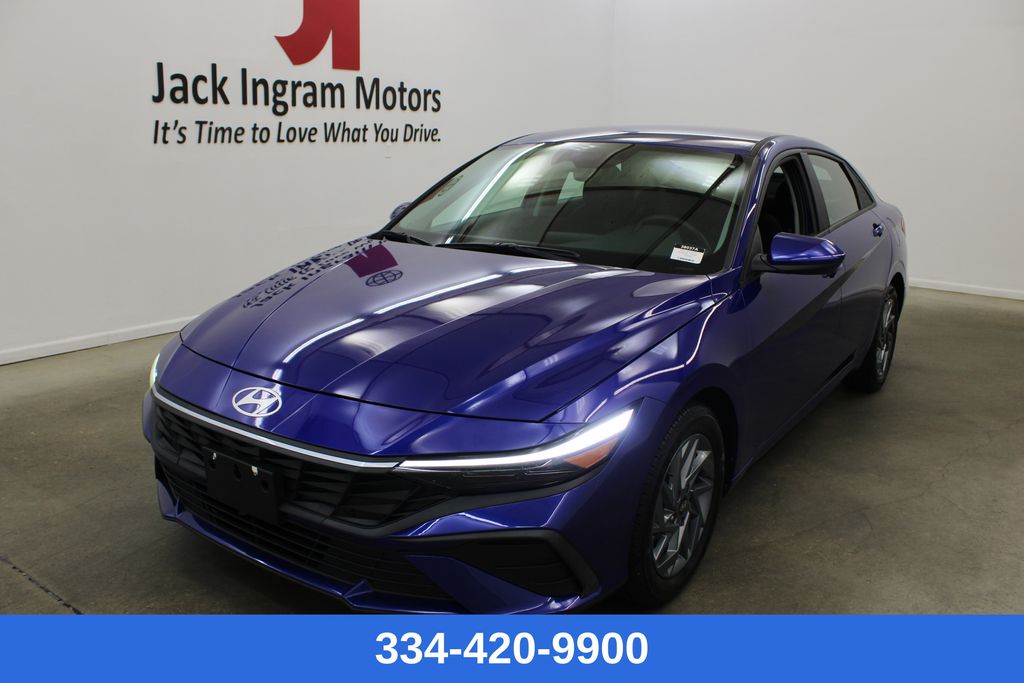 used 2024 Hyundai Elantra car