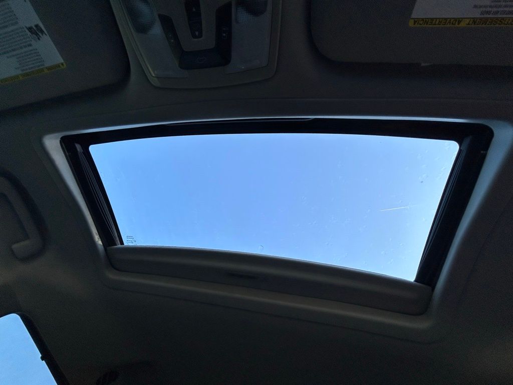 Thumbnail: 2017 Toyota Sienna - 32