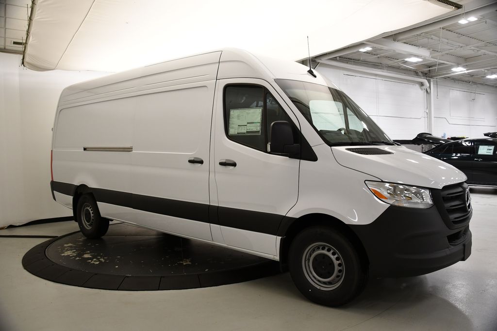 2025 Mercedes-Benz Sprinter 2500 7