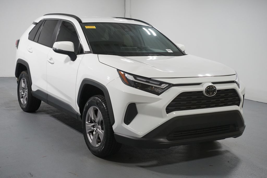 Thumbnail: 2022 Toyota RAV4 - 3