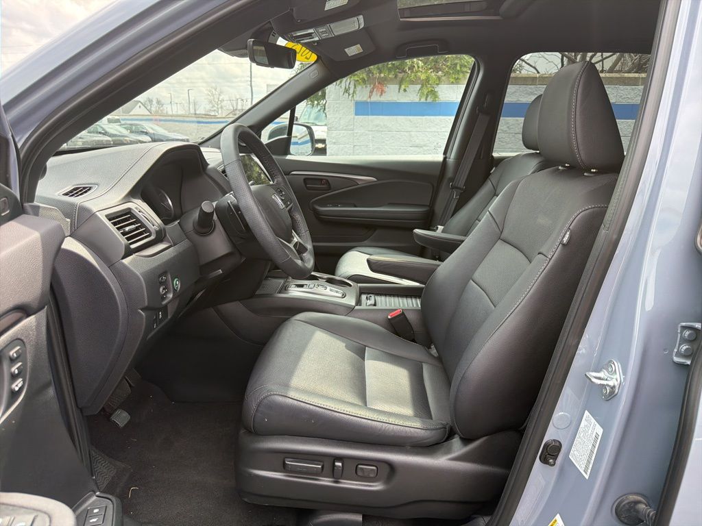 Thumbnail: 2023 Honda Passport - 17