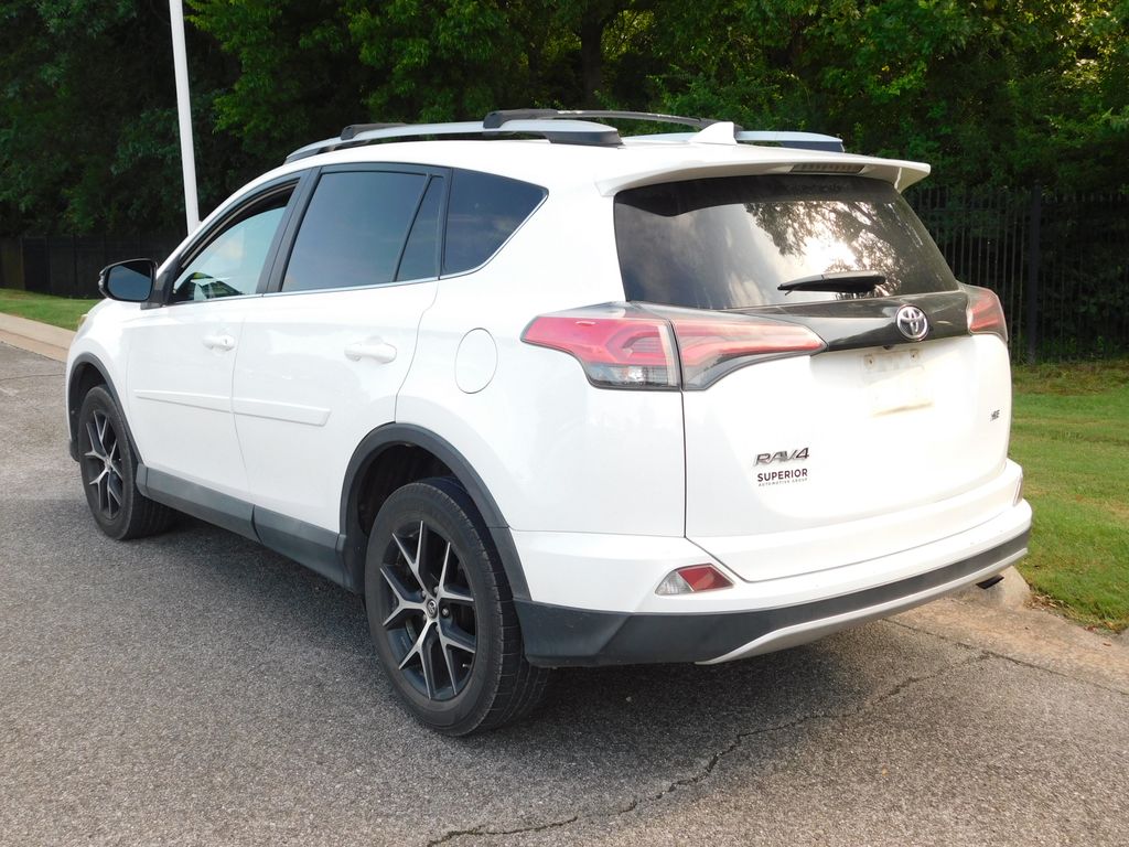 Thumbnail: 2016 Toyota RAV4 - 10