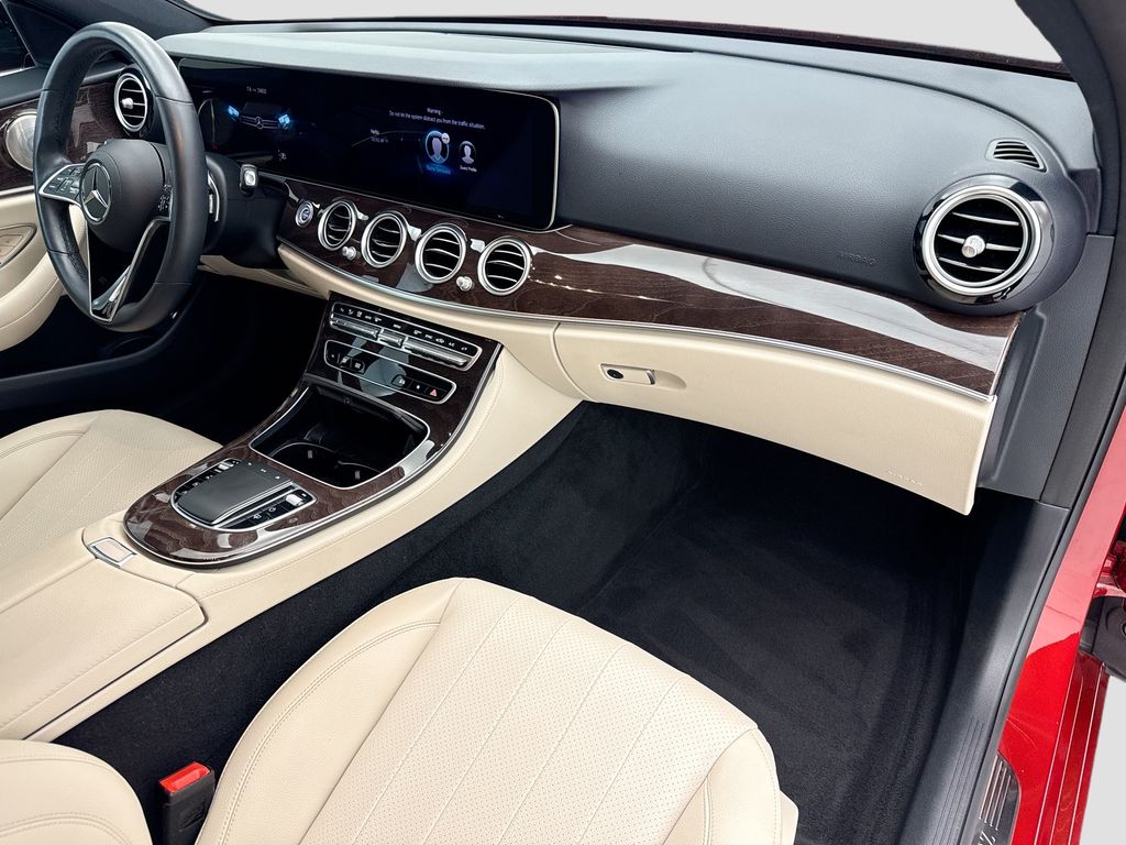 Thumbnail: 2022 Mercedes-Benz E-Class - 16