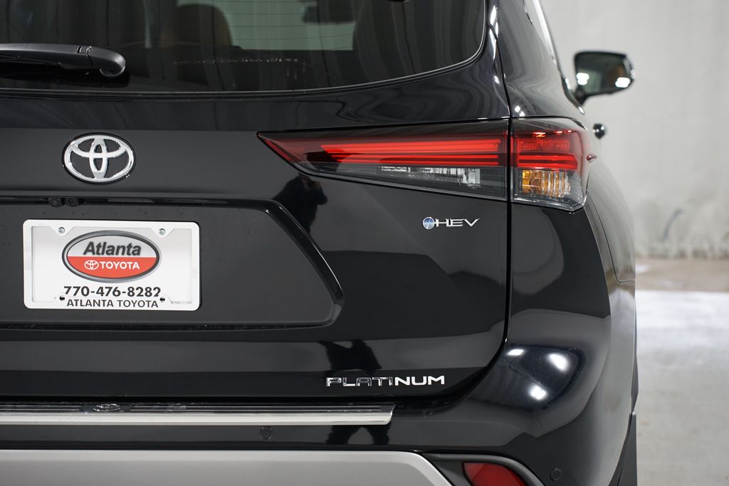 Thumbnail: 2026 Toyota Highlander - 10