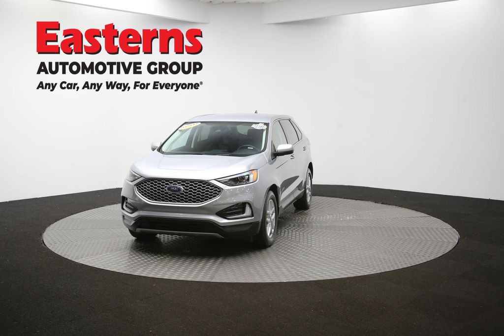 Used 2024 Silver Ford SEL image 51