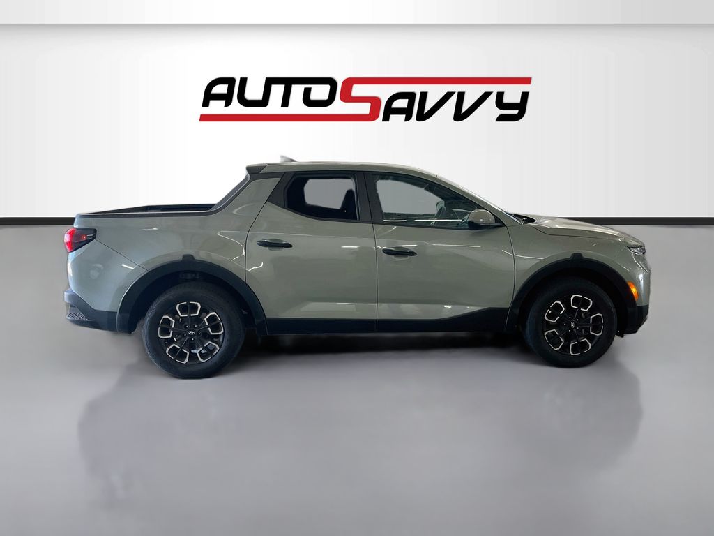 Used 2024 Green Hyundai SEL image 8