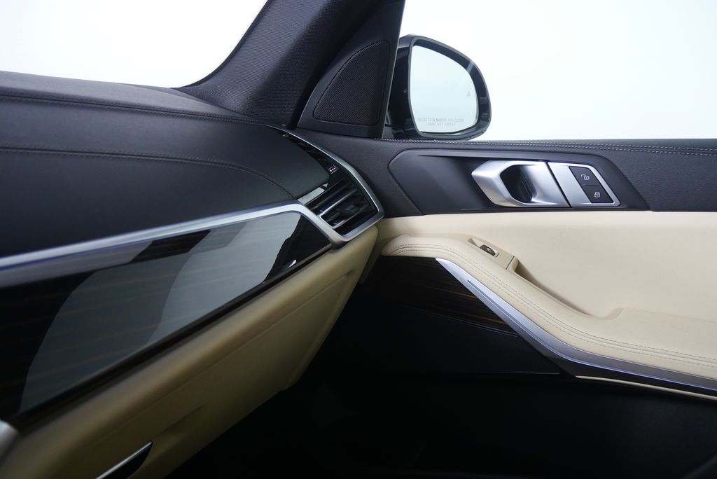 Thumbnail: 2021 BMW X5 - 28