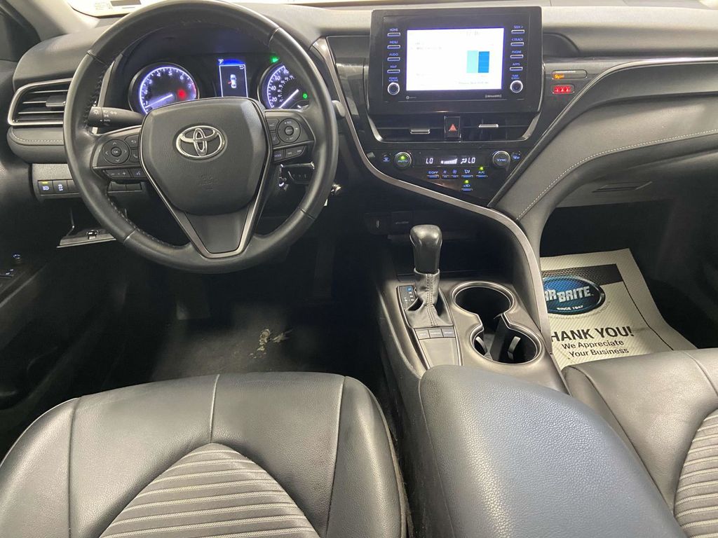 2024 Toyota Camry SE photo 10