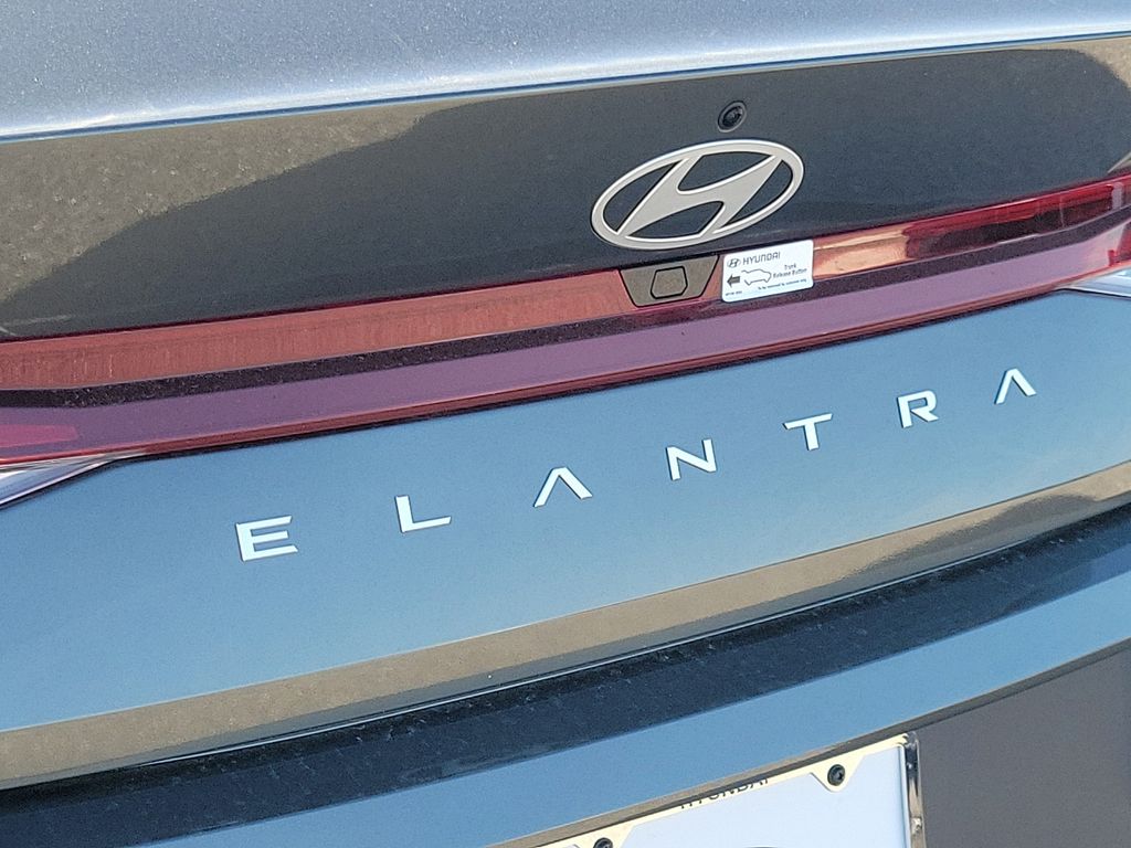 2025 Hyundai Elantra SEL 5