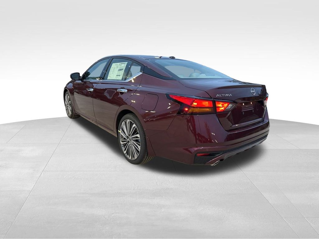 2025 Garnet Pearl Metallic Nissan Altima 2.5 SL FWD Sedan