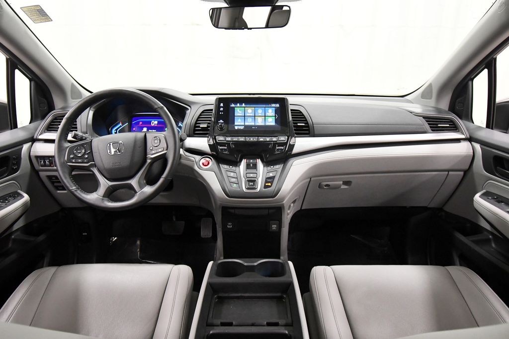 View vehicle photo 3