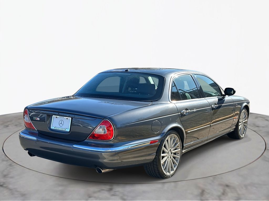 Thumbnail: 2005 Jaguar XJ - 9