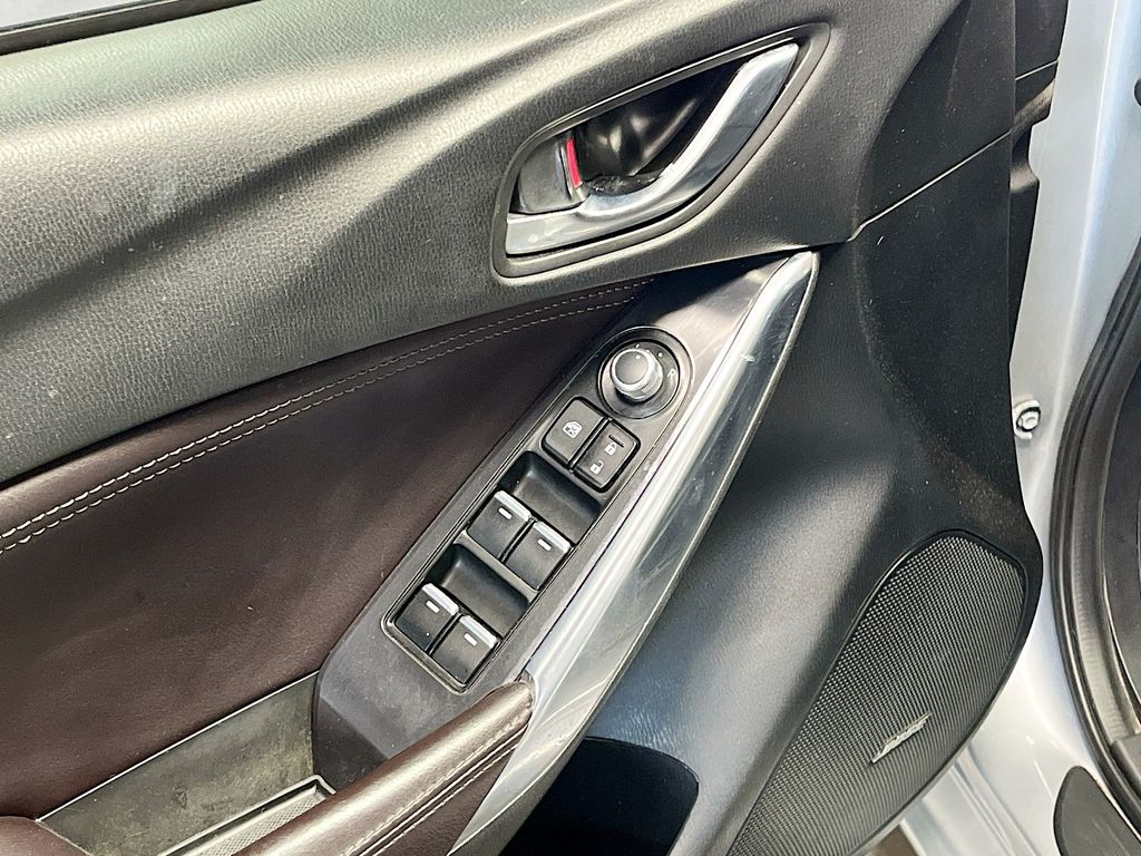 Used 2017 Sonic Silver Metallic Mazda Grand Touring image 18