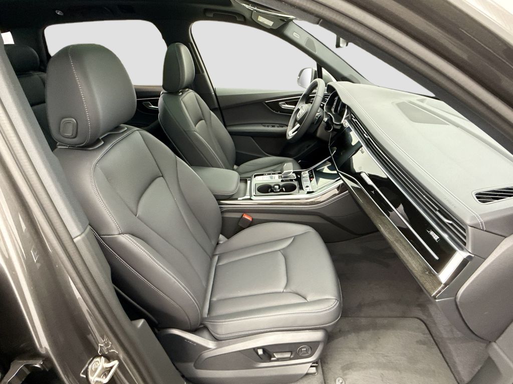 Thumbnail: 2026 Audi Q7 - 20