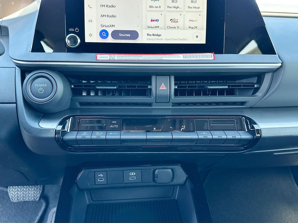 2025 Toyota Prius LE 13
