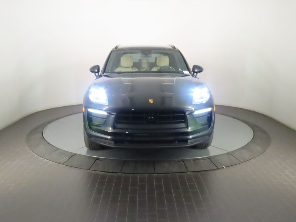 Thumbnail: 2024 Porsche Macan - 10