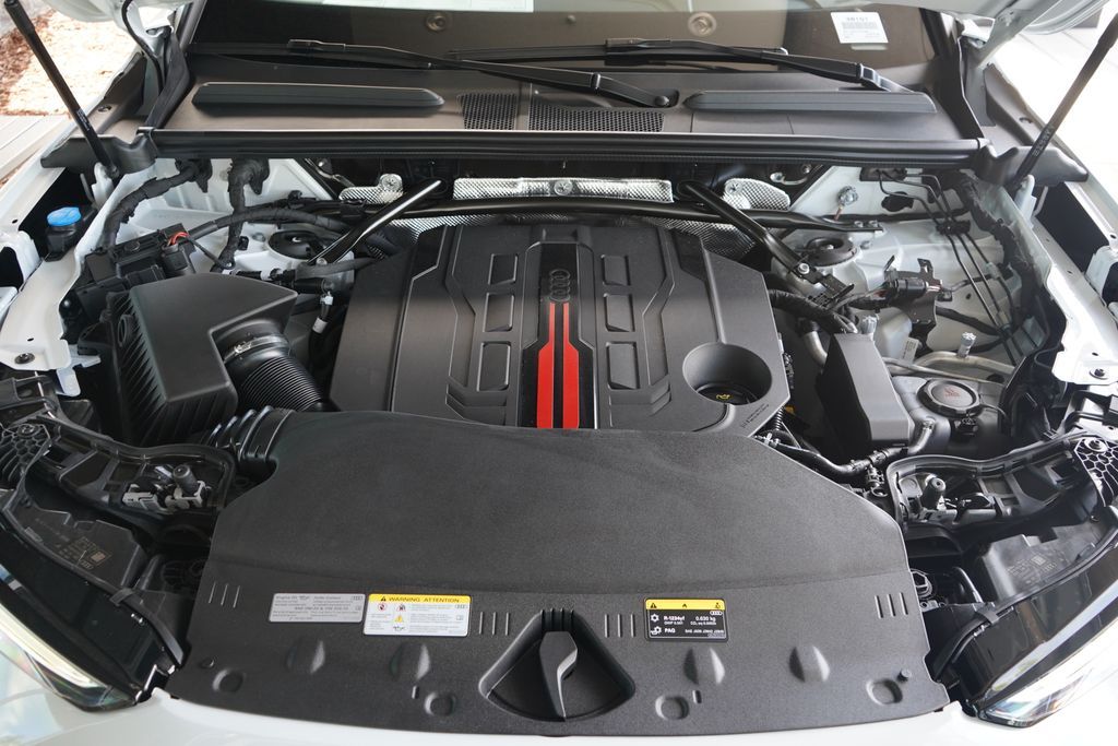 Thumbnail: 2026 Audi SQ5 - 15