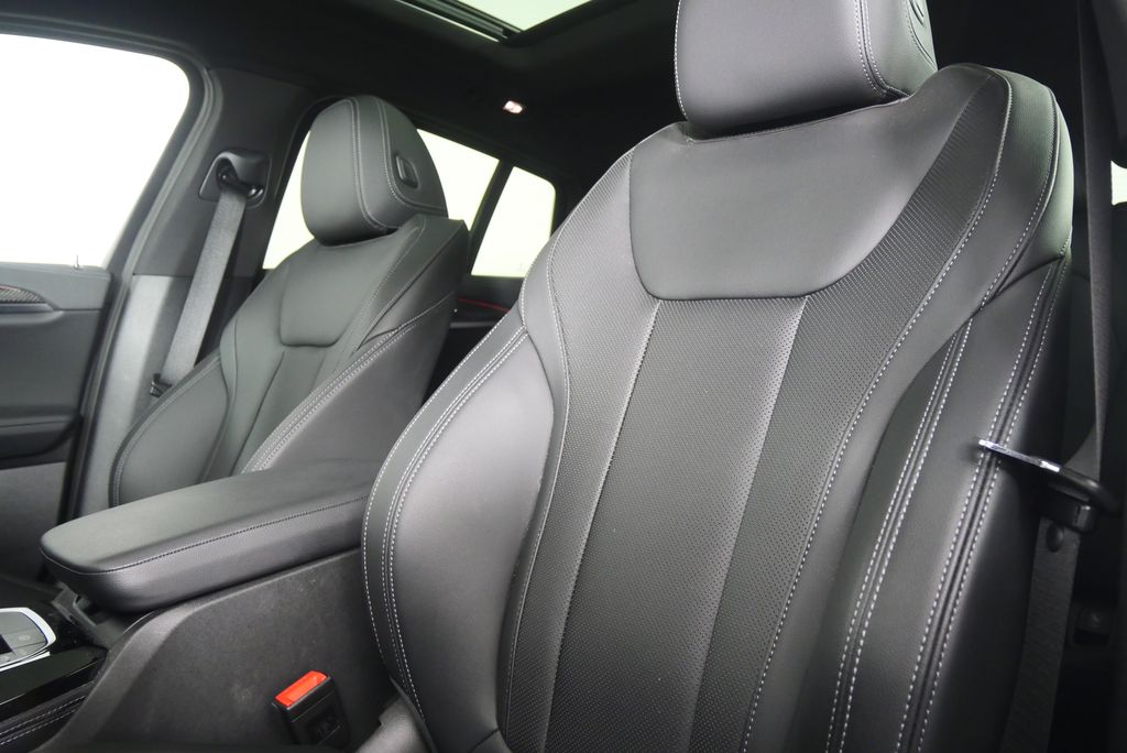 Thumbnail: 2023 BMW X4 - 9