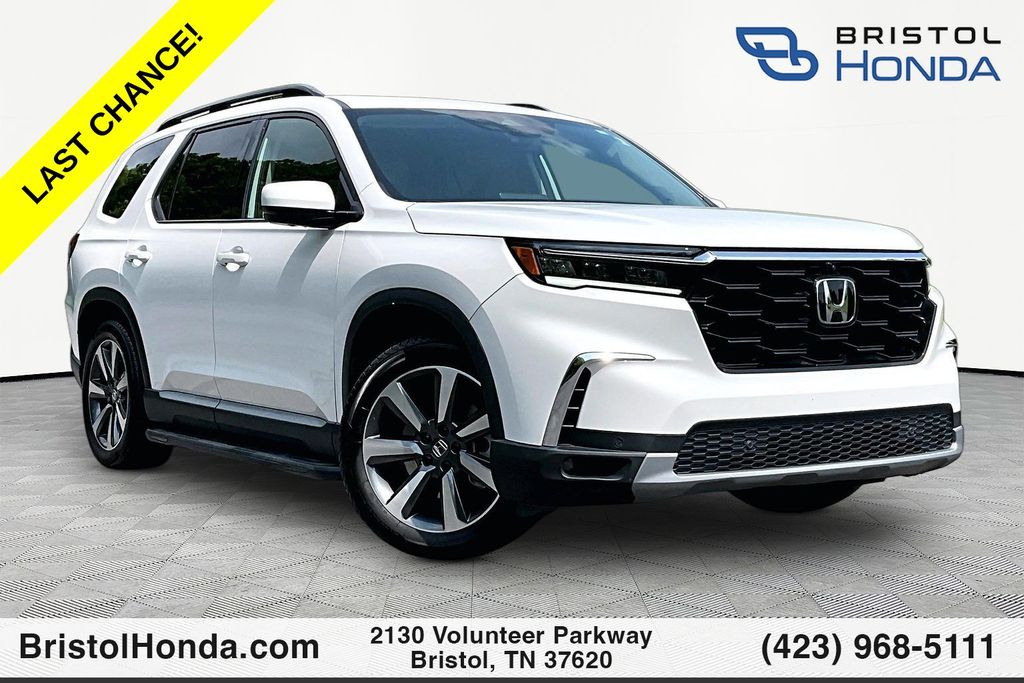 Platinum White Pearl 2024 Honda Pilot SUV / Crossover All-Wheel Drive Automatic