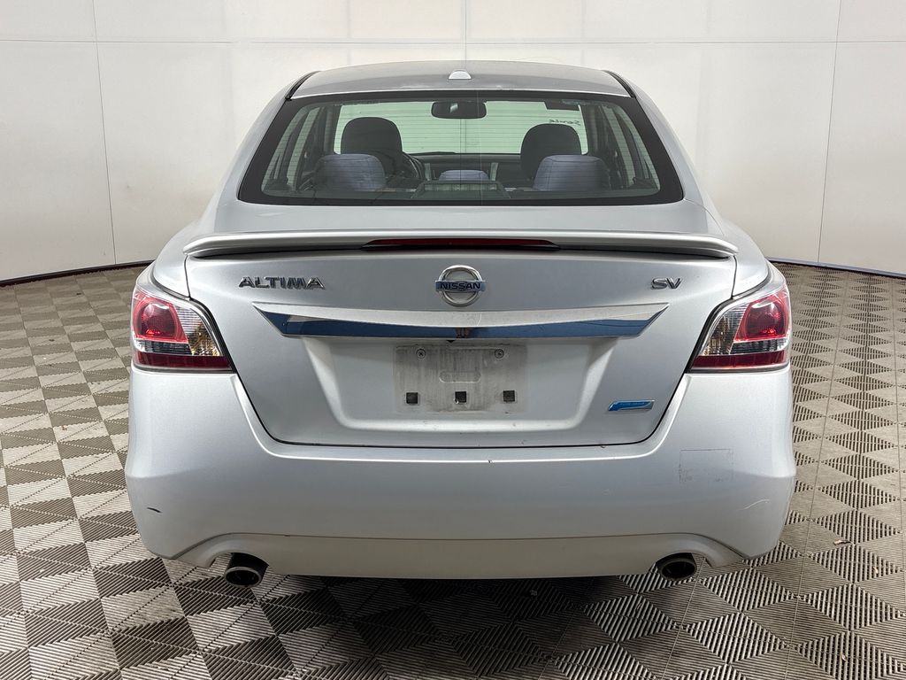 Used 2014 Silver Nissan 2.5 SV image 9