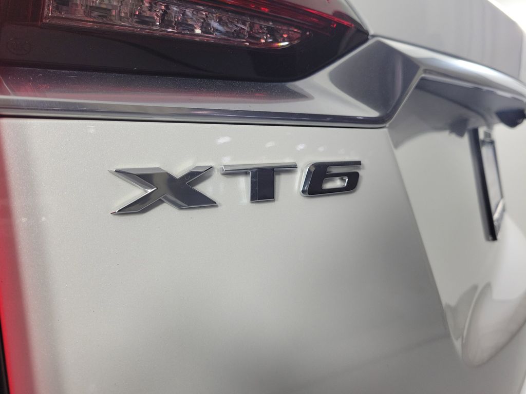 2023 Cadillac XT6 Premium Luxury - 5