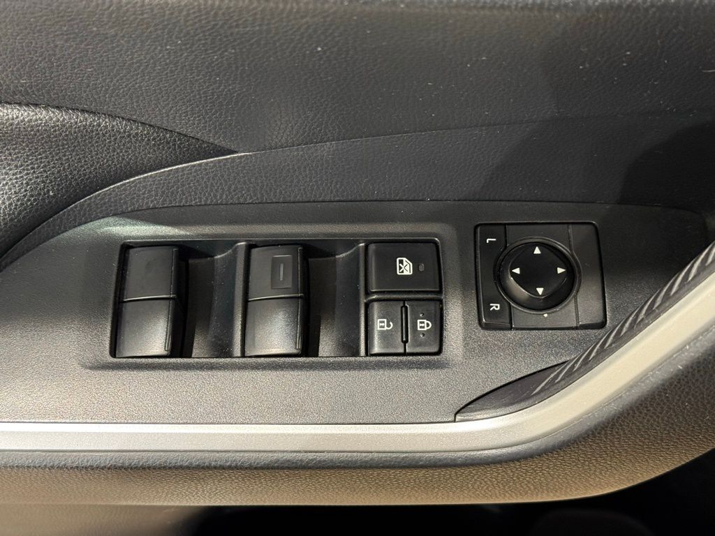 Thumbnail: 2019 Toyota RAV4 - 16