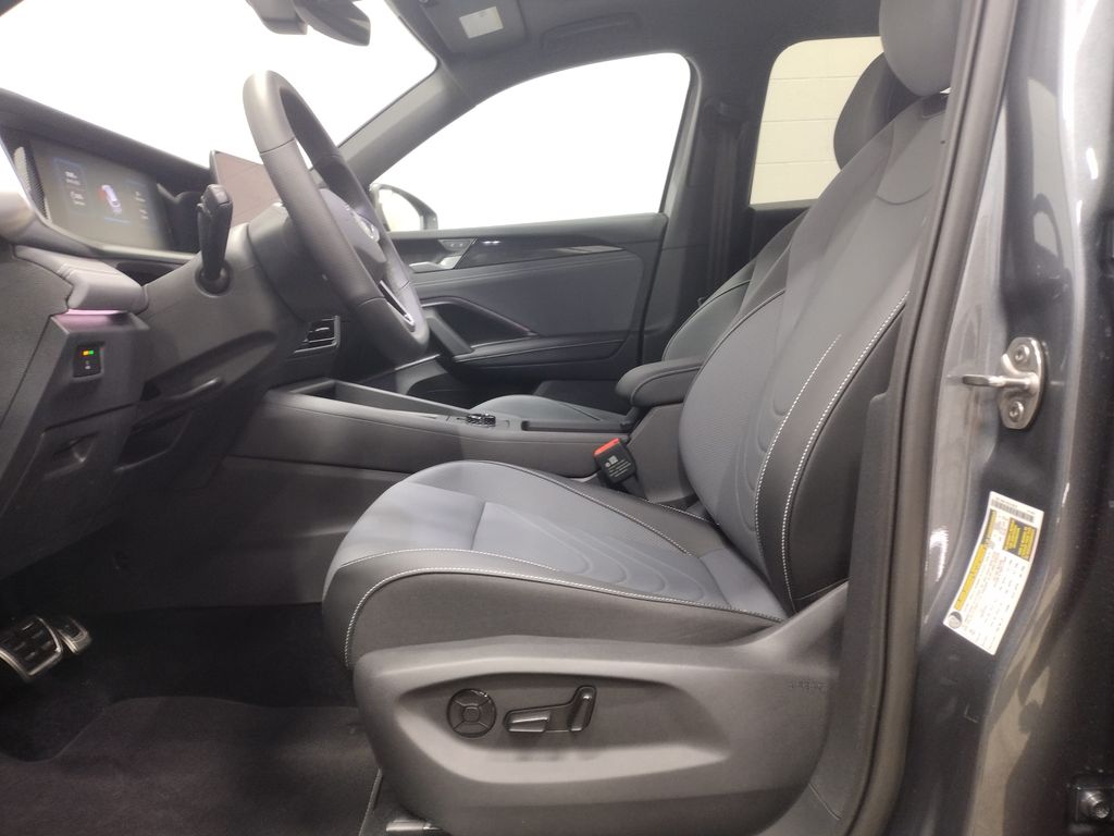 2025 Volkswagen Tiguan 2.0T SE R-Line Black