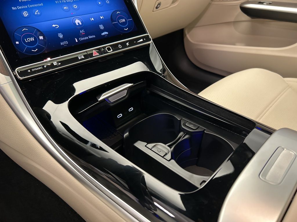 Thumbnail: 2025 Mercedes-Benz C-Class - 19