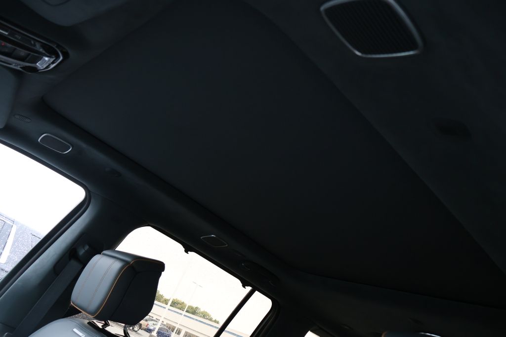 Thumbnail: 2022 Jeep Grand Wagoneer - 15