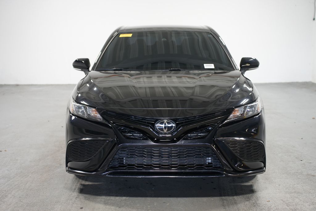 2023 Toyota Camry SE 2