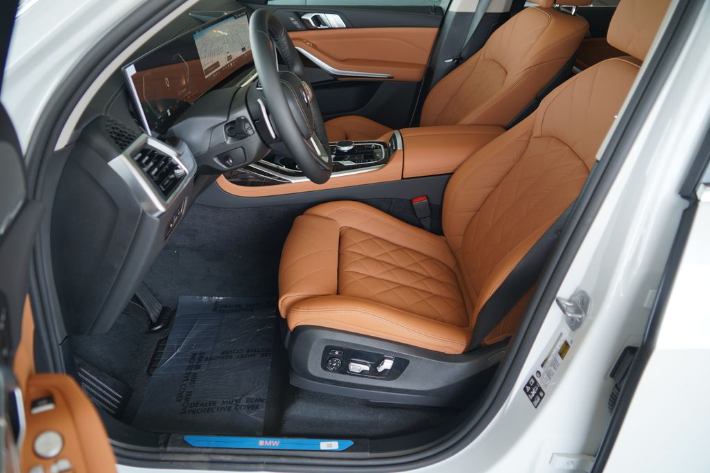 Thumbnail: 2027 BMW X7 - 9